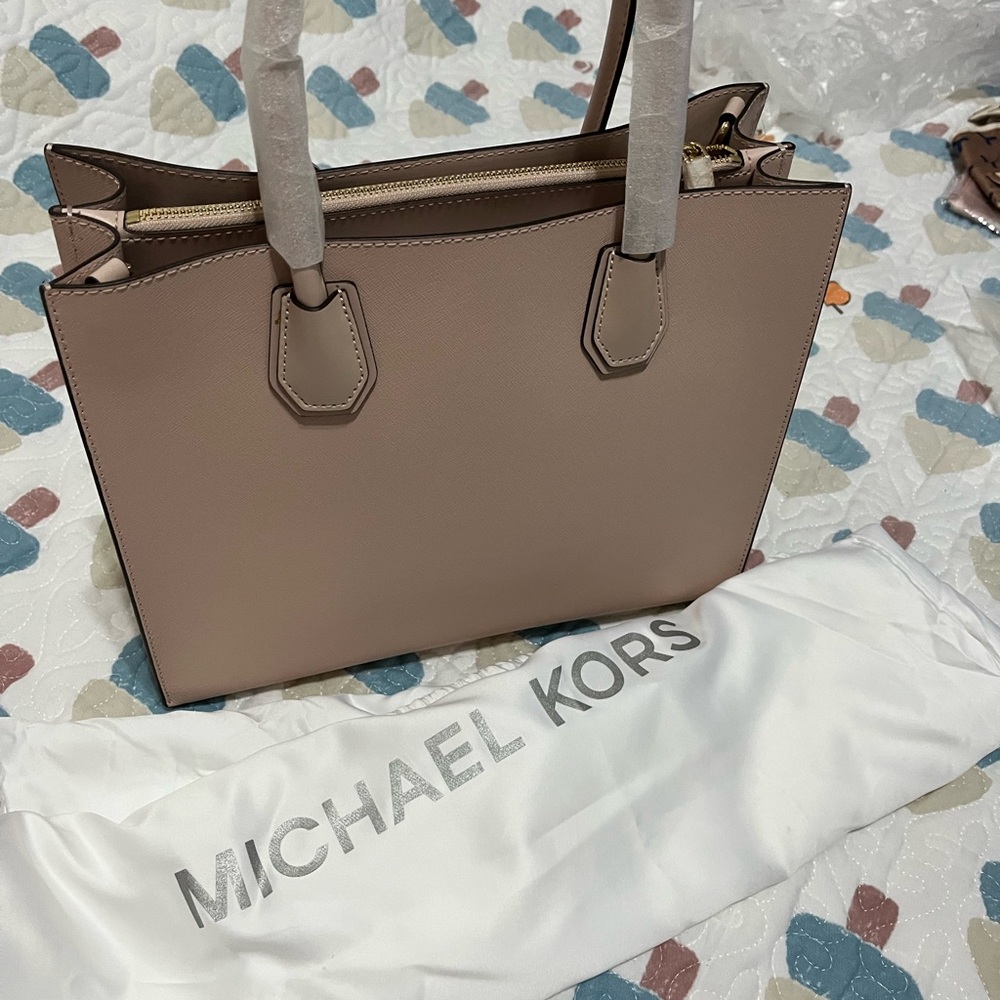Michael Kors Pink Satchel Structured Design - Picture 2 of 8